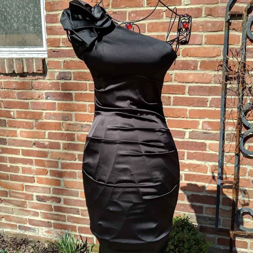 Women's black Caché Dress one shoulder